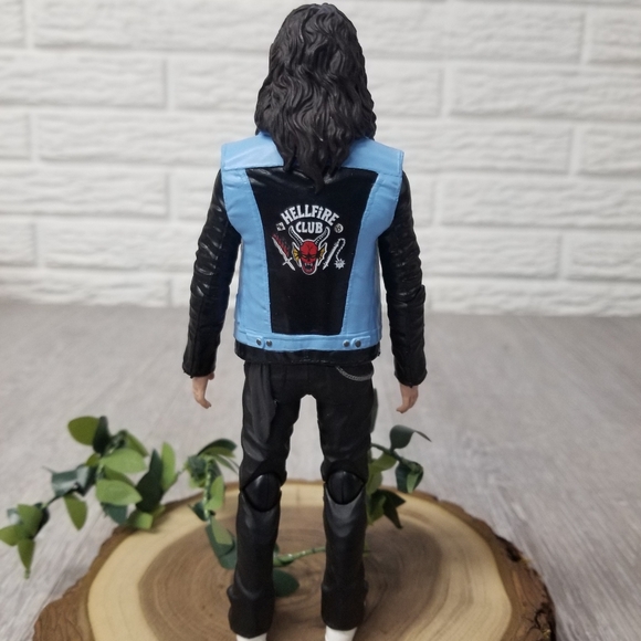 Eddie Munson Netflix Stranger Things figure - Picture 4 of 7